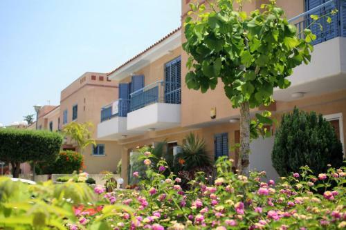 Iris Village 2 Bedroom / 2 Bathroom Townhouse