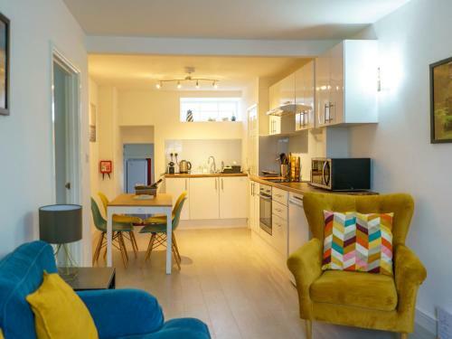 Apartamento Pass The Keys Modern 2 Bed Flat Overlooking Aberaeron Harbour