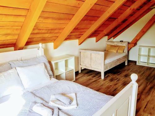 Hostal ?enovick� Dv?r