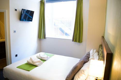 Surtees Hotel