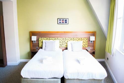Surtees Hotel
