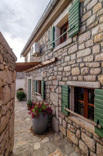 Stone House Knezevic
