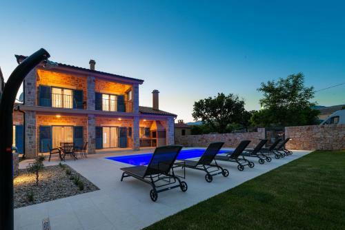 Luxury Stone Villa Banovi With Pool