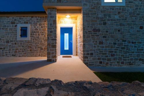 Luxury Stone Villa Banovi With Pool
