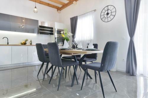Luxury Stone Villa Banovi With Pool