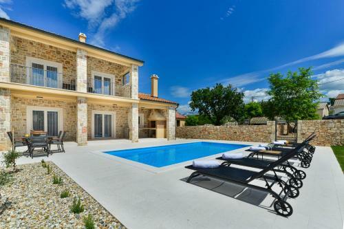 Luxury Stone Villa Banovi With Pool