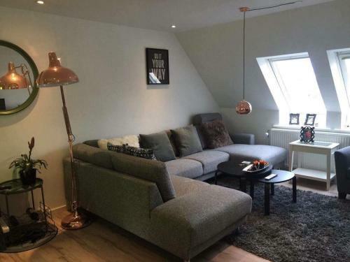 2 Br Apartment On Walk Street