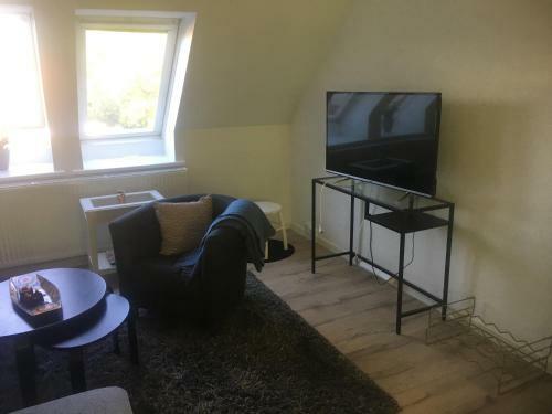 2 Br Apartment On Walk Street