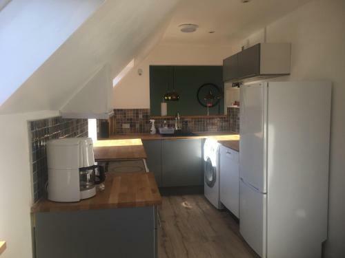 2 Br Apartment On Walk Street