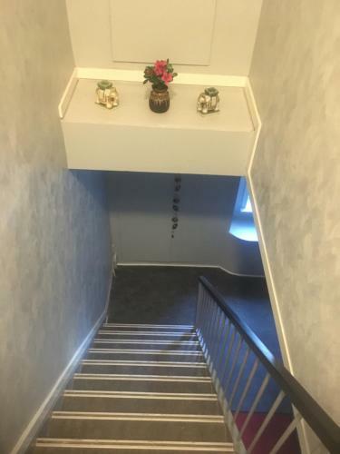 2 Br Apartment On Walk Street