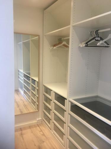 2 Br Apartment On Walk Street
