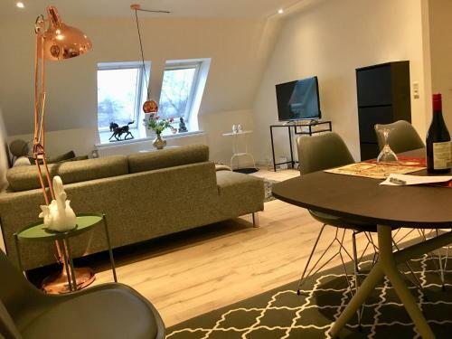2 Br Apartment On Walk Street