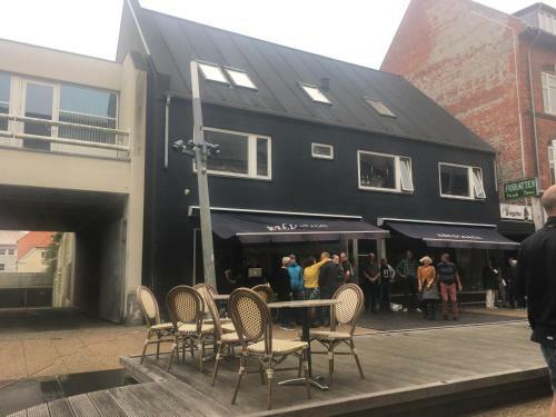 2 Br Apartment On Walk Street