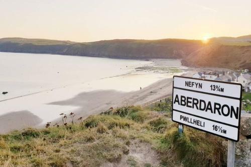 Bodnant-4 Bed-views Views Views-aberdaron