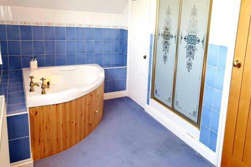 Bodnant-4 Bed-views Views Views-aberdaron