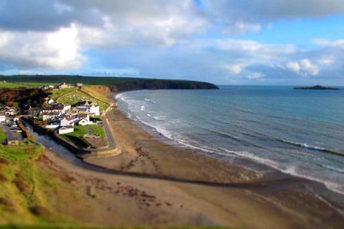 Bodnant-4 Bed-views Views Views-aberdaron