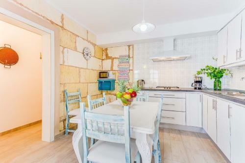 Yupihome Cantino House