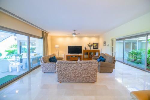 Villa Bellviure , Con Piscina Privada