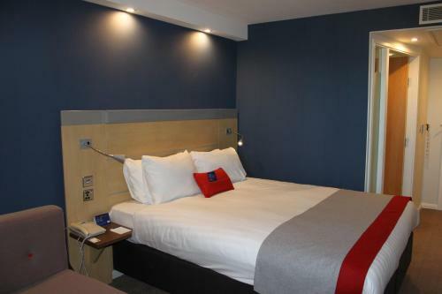 Hotel Holiday Inn Express Cardiff Airport