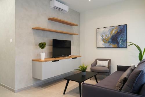 Chrystal Blue Suites 1 Bedroom Apartment Apollo