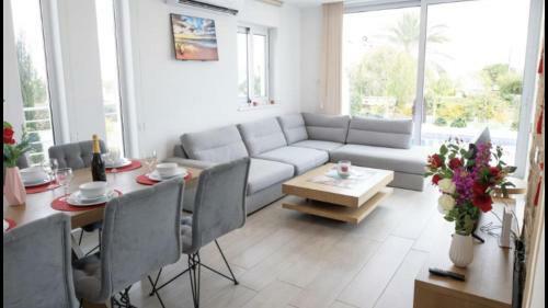 Mylos Luxury 3 Bed Villa With Private Pool