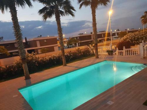 Gorgeous And Uniq 4-bed Villa In Gran Alacant
