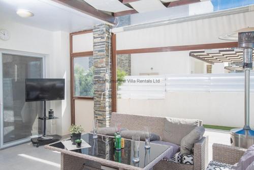 Beautiful Villa Minutes From The Beach, Protaras Villa 1405