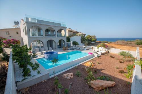Villa Protaras Art House Seviews