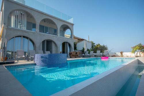 Villa Protaras Art House Seviews