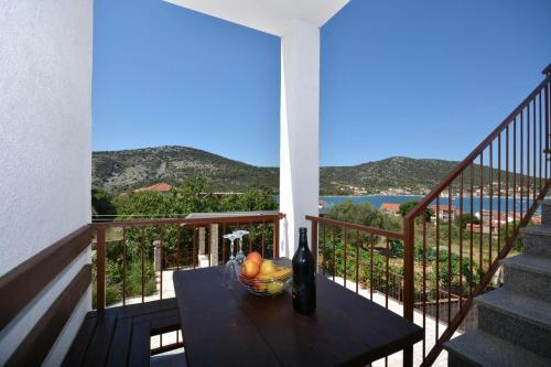 Apartments With A Parking Space Vinisce, Trogir - 14407