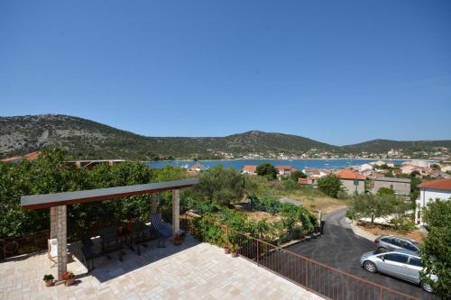 Apartments With A Parking Space Vinisce, Trogir - 14407
