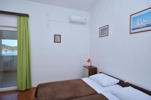 Apartments With A Parking Space Vinisce, Trogir - 14407