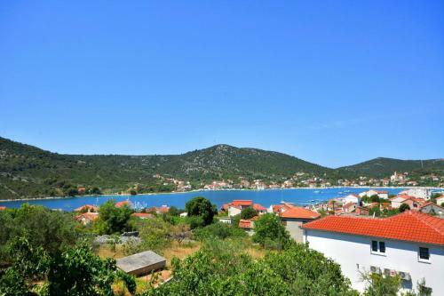 Apartments With A Parking Space Vinisce, Trogir - 14407