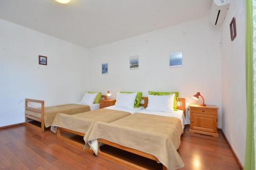 Apartments With A Parking Space Vinisce, Trogir - 14407