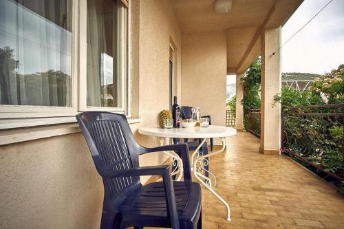 Apartments By The Sea Vinisce, Trogir - 18225