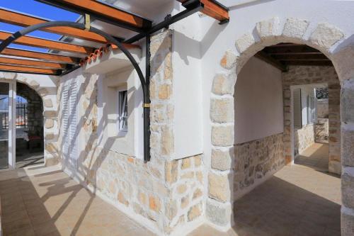 Apartments By The Sea Vinisce, Trogir - 18674