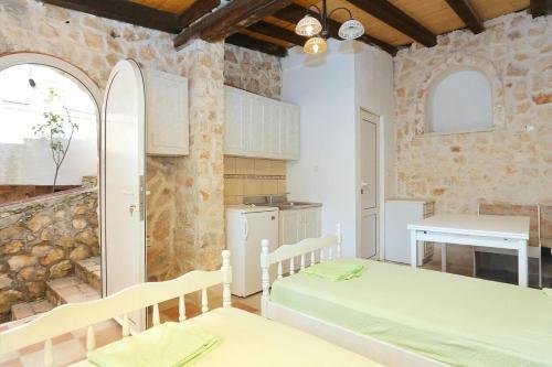 Apartments By The Sea Vinisce, Trogir - 18674