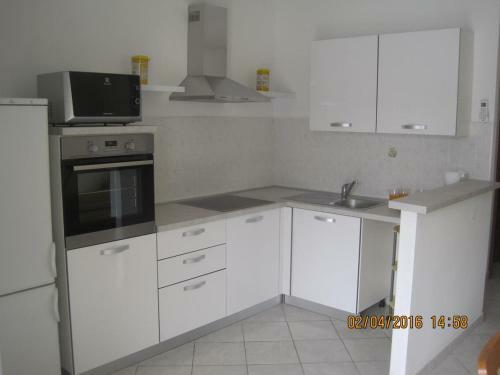 Apartments By The Sea Vinisce, Trogir - 19014