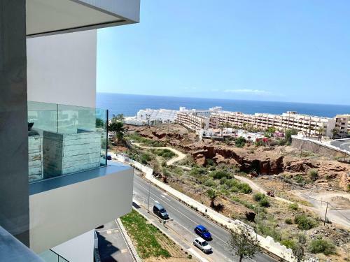 3 Bedroom Apartment With Sea View 8th Floor