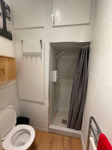 Beautiful 2 Bedroom Apartment- Prime Location, Aberdeen Centre