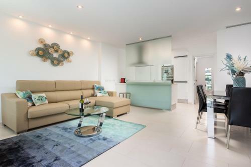 Apartamento The Waves, Luxurious 5*, Wifi, Olympic Pool