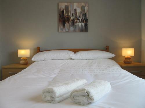 The Granite City - Modern City Centre Apartment
