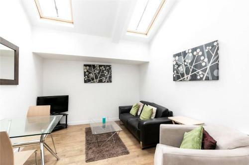 Stunning Executive Relocation 2 Bed Apartment