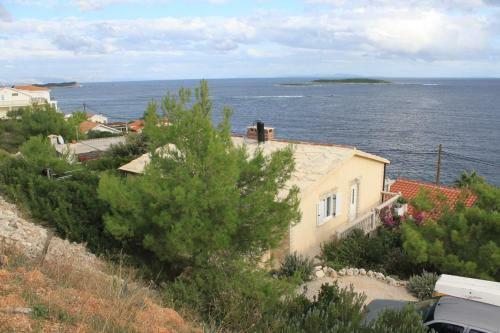 Apartments By The Sea Milna, Vis - 8917