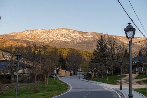 Valsain Lodge Con Piscina Y Patio Privado