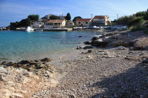 Apartments With A Parking Space Podstrazje, Vis - 8865