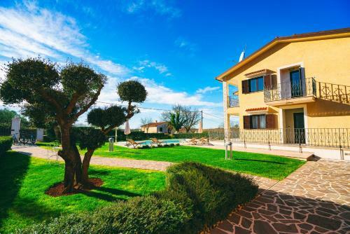 Apartment Mihael With Pool And Beautiful Garden