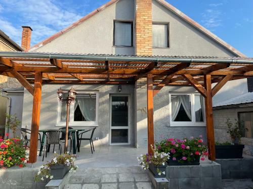 Villa Ubytov�n� - Pr�zdninov� D?m