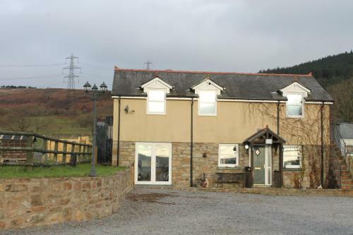 Farm Stay 3 Bedroom Barn Conversion With Log Burner