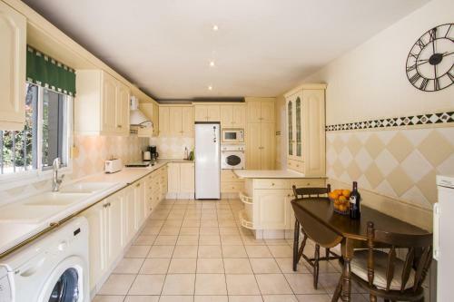Villa Graham Holiday Rentals - Montgo